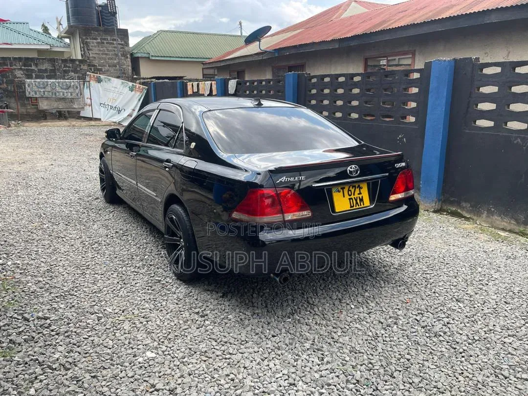 Toyota Crown Royale 2005 Black