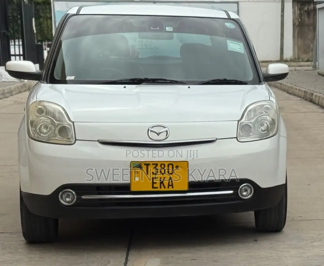 Mazda Verisa 2007 White