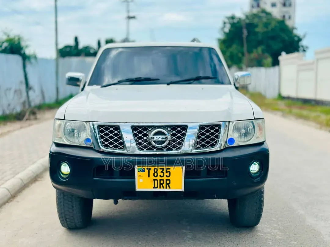 Nissan Patrol 2006 White