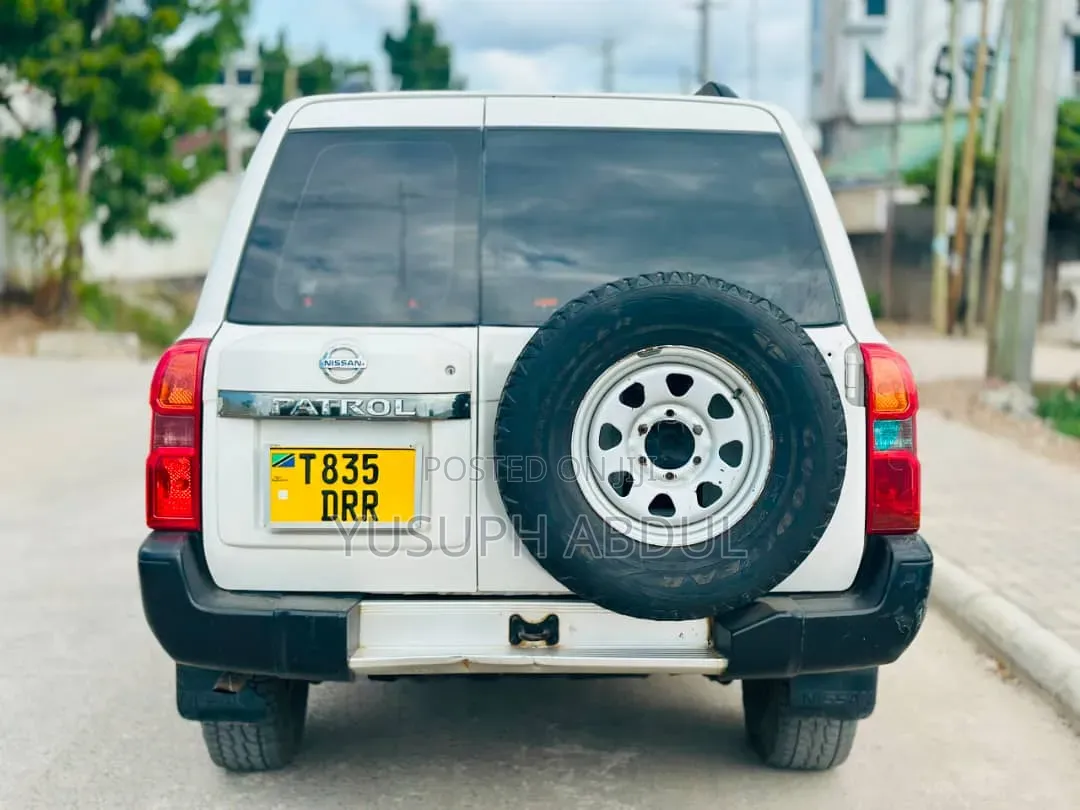 Nissan Patrol 2006 White