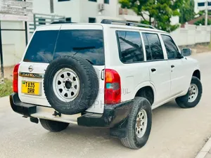 Nissan Patrol 2006 White