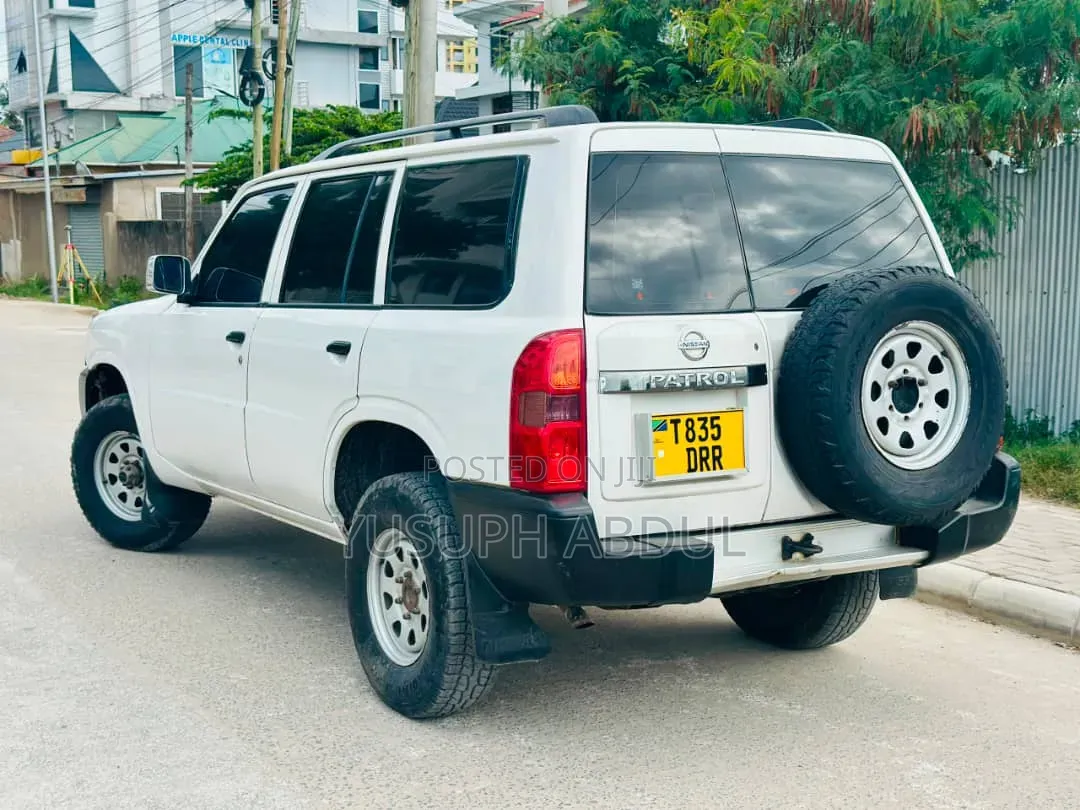 Nissan Patrol 2006 White