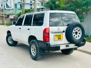 Nissan Patrol 2006 White