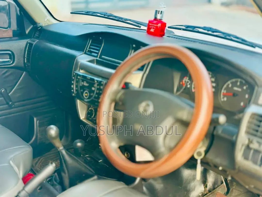 Nissan Patrol 2006 White