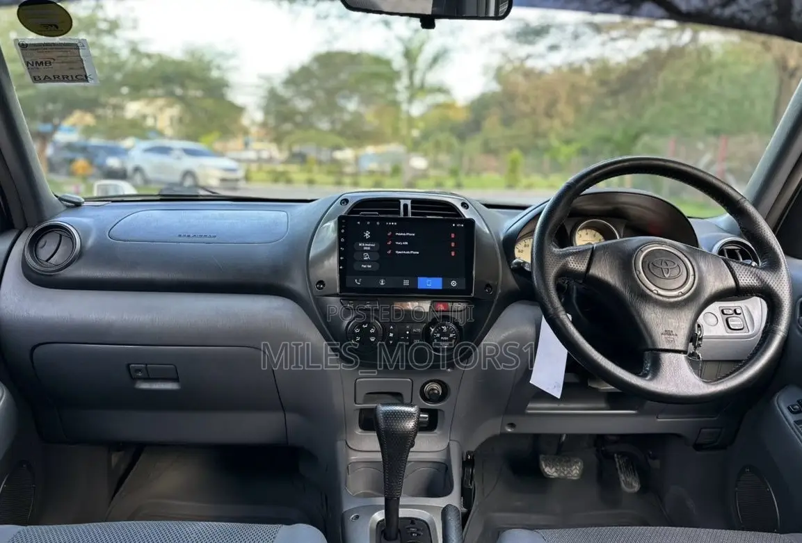 Toyota RAV4 2001 White