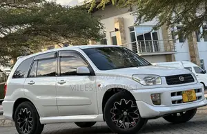 Toyota RAV4 2001 White