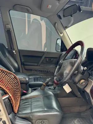 Mitsubishi Pajero 2001 Silver