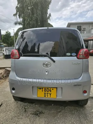 Toyota Porte 2005 Silver