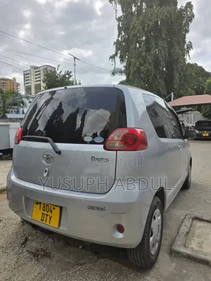 Toyota Porte 2005 Silver