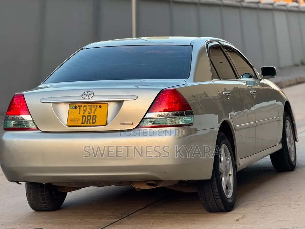 Toyota Mark II 2004 Silver