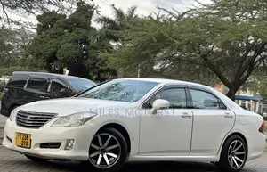 Toyota Crown 2008 White