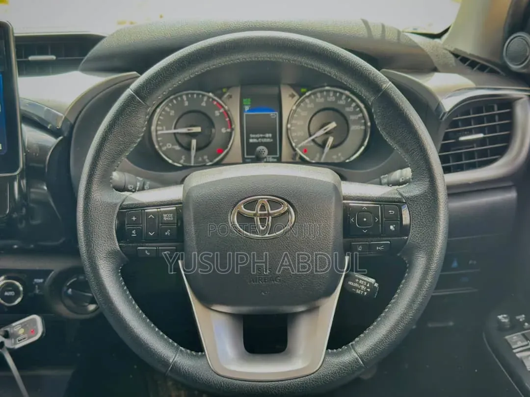 Toyota Hilux 2021 Gray