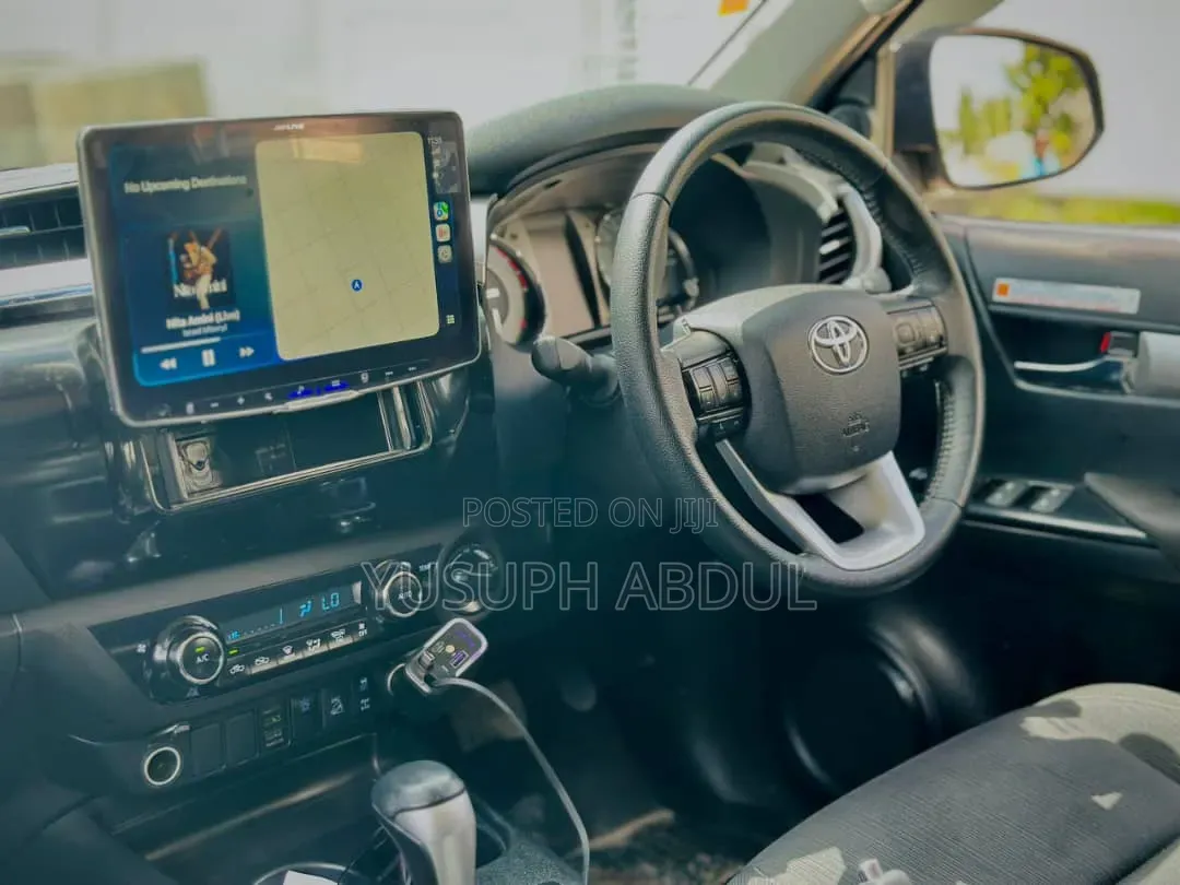 Toyota Hilux 2021 Gray