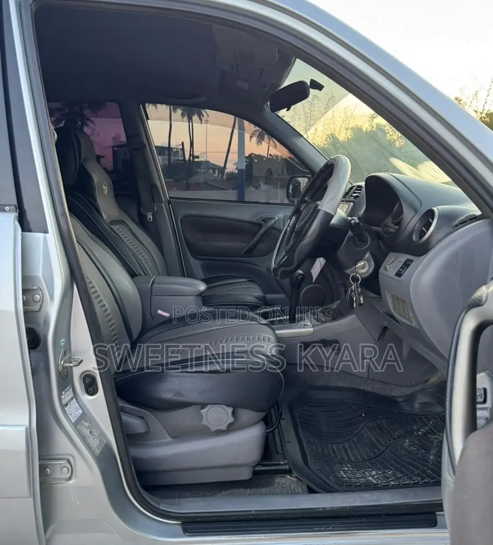 Toyota RAV4 Automatic 2003 Silver