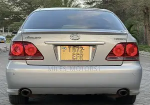 Toyota Crown 2005 Silver