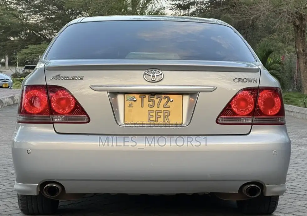 Toyota Crown 2005 Silver