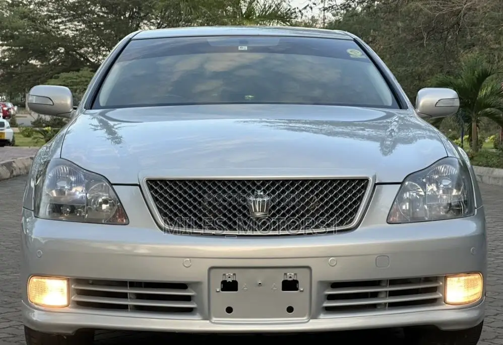 Toyota Crown 2005 Silver