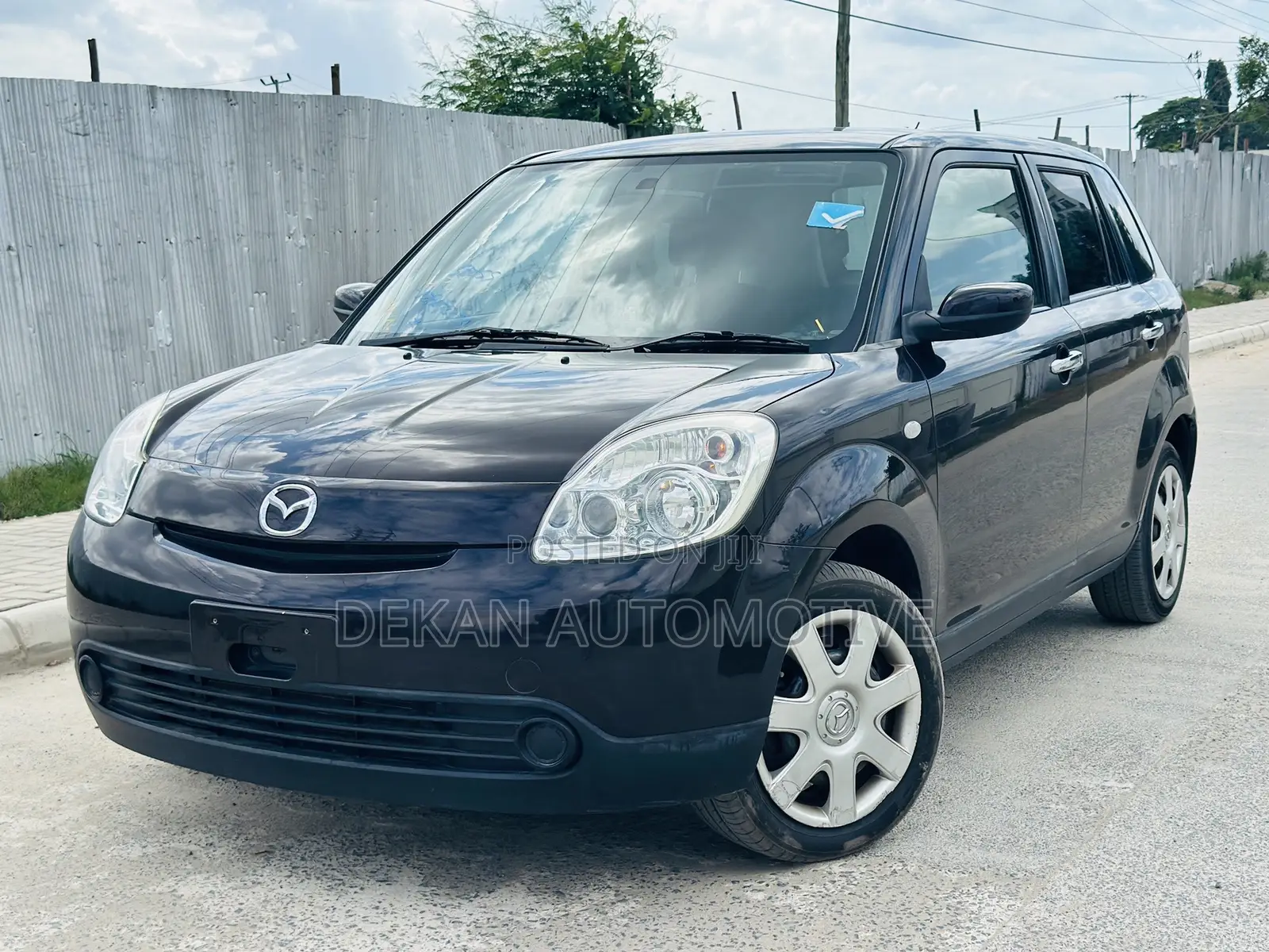 Mazda Verisa 2010 Maroon