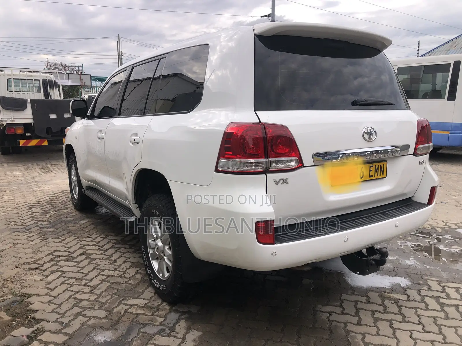 Toyota Land Cruiser 2009 White
