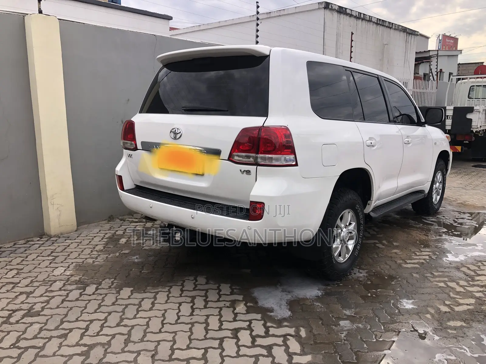 Toyota Land Cruiser 2009 White