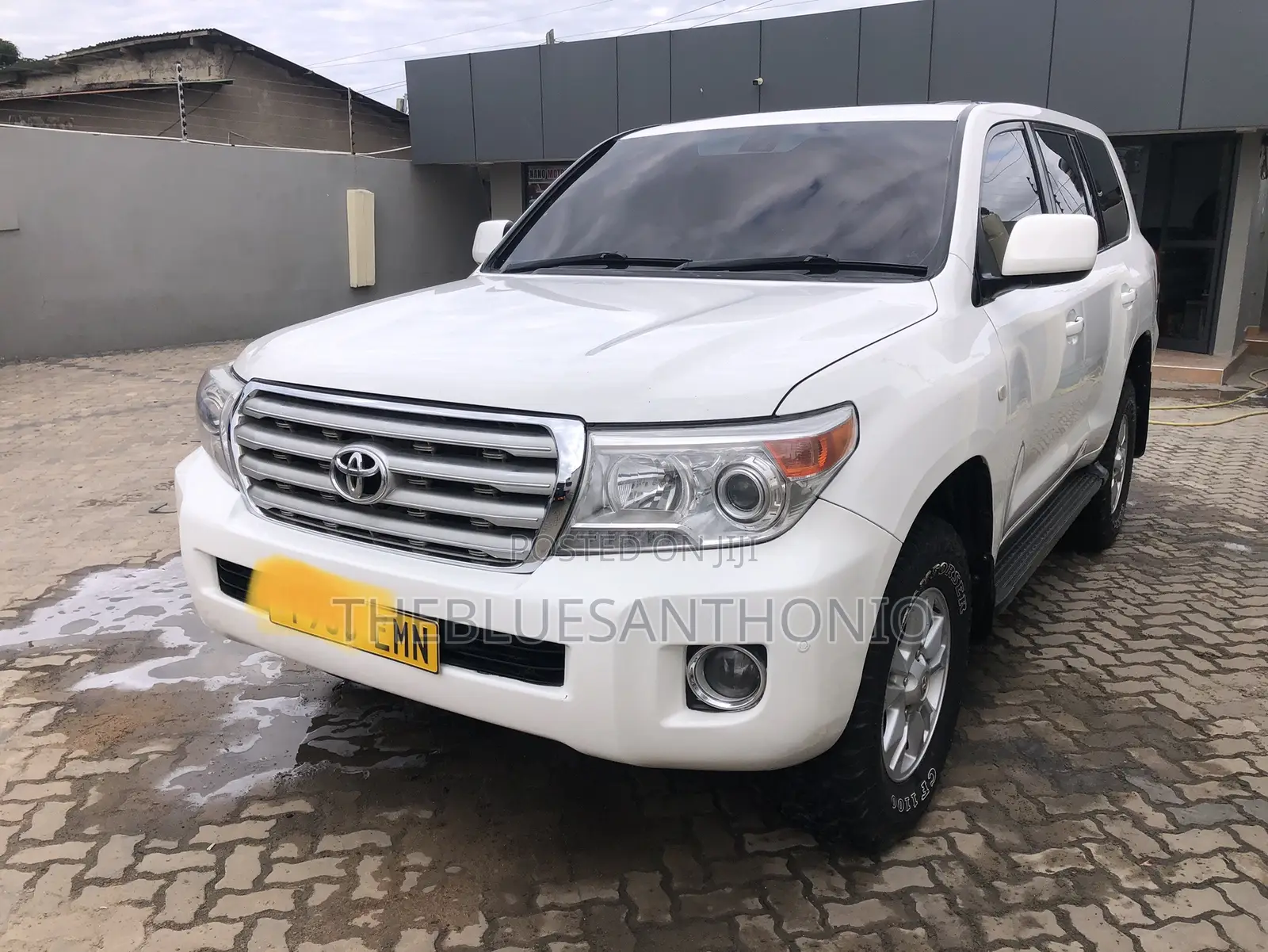 Toyota Land Cruiser 2009 White