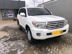 Toyota Land Cruiser 2009 White