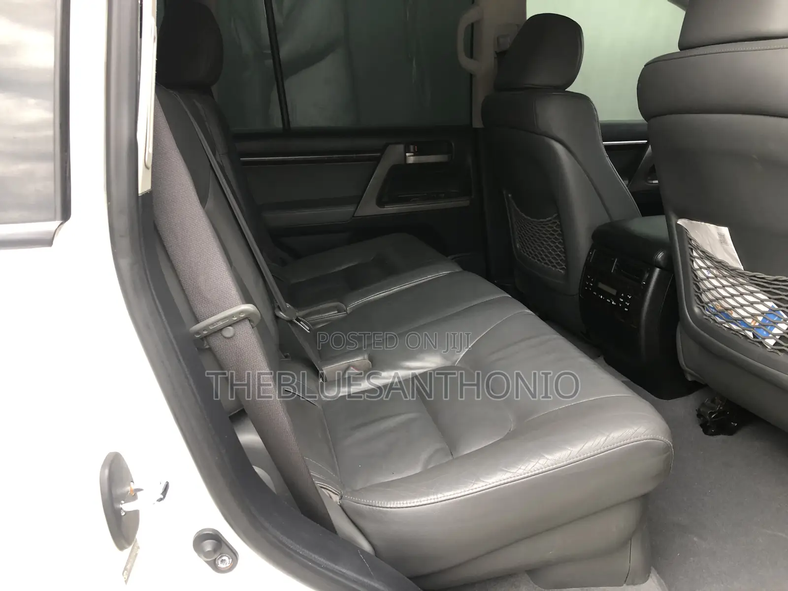 Toyota Land Cruiser 2009 White