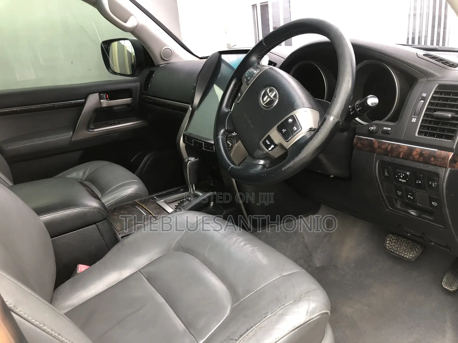 Toyota Land Cruiser 2009 White