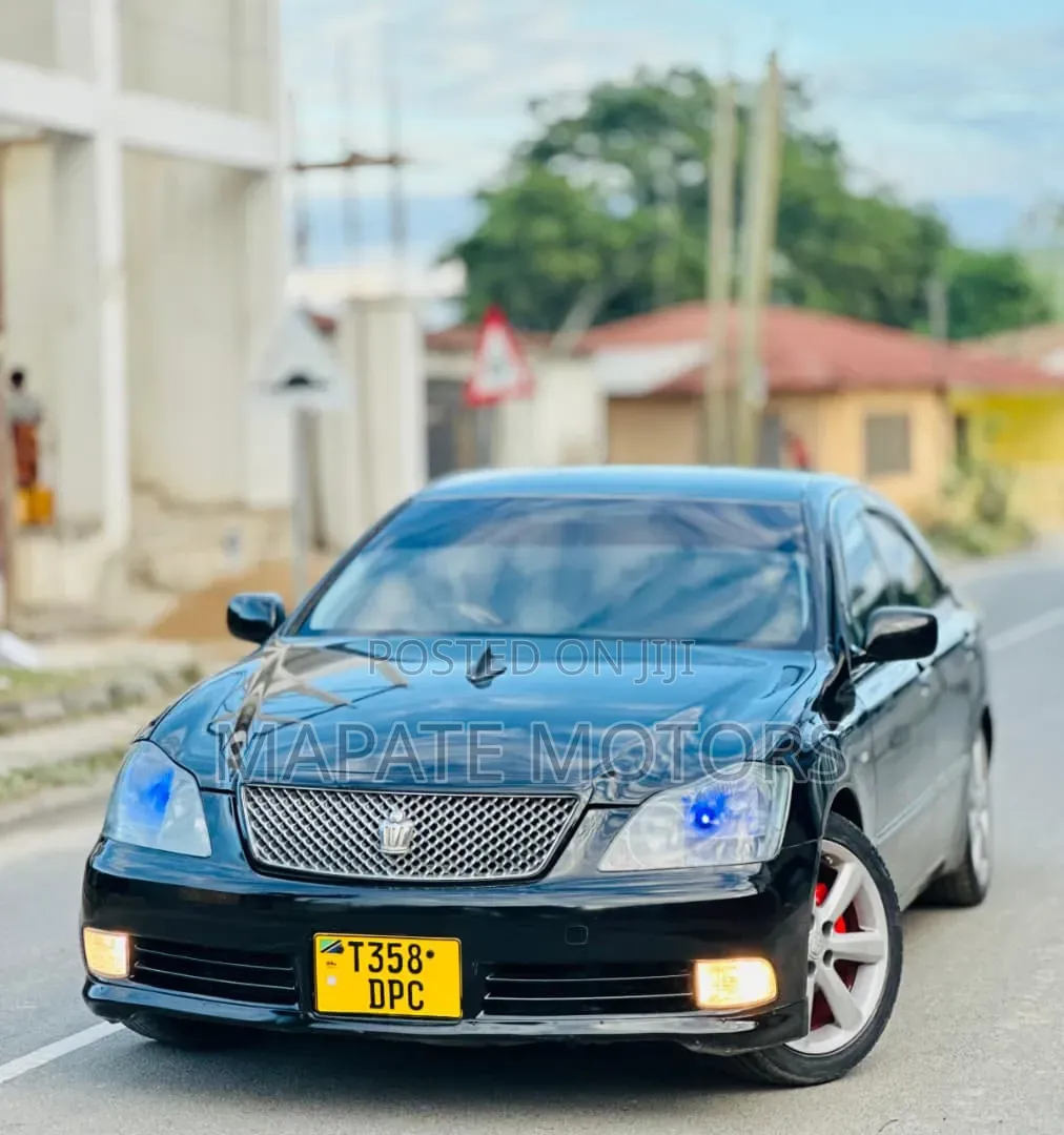 Toyota Crown Royale 2005 Black