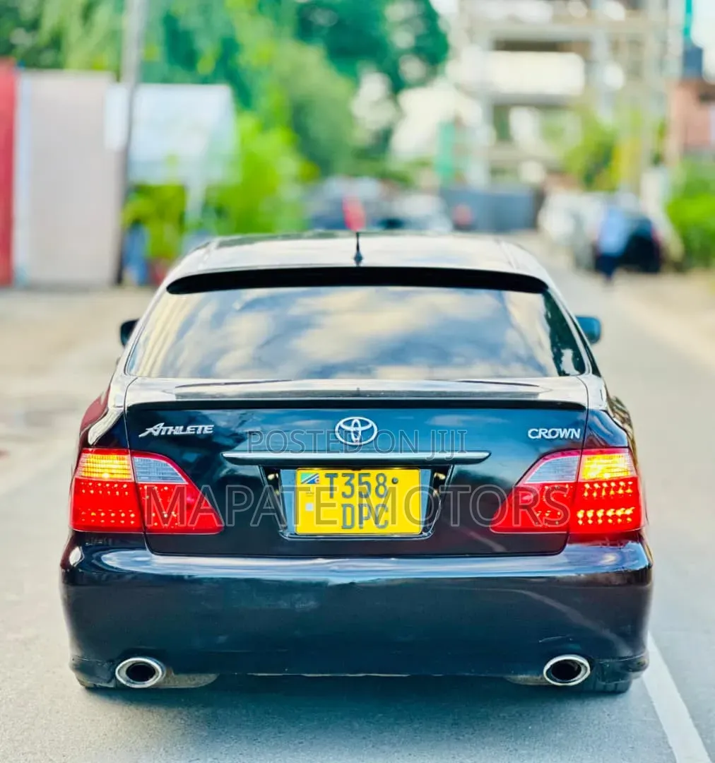 Toyota Crown Royale 2005 Black
