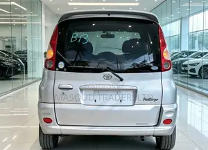 Toyota Fun Cargo 2001 Silver