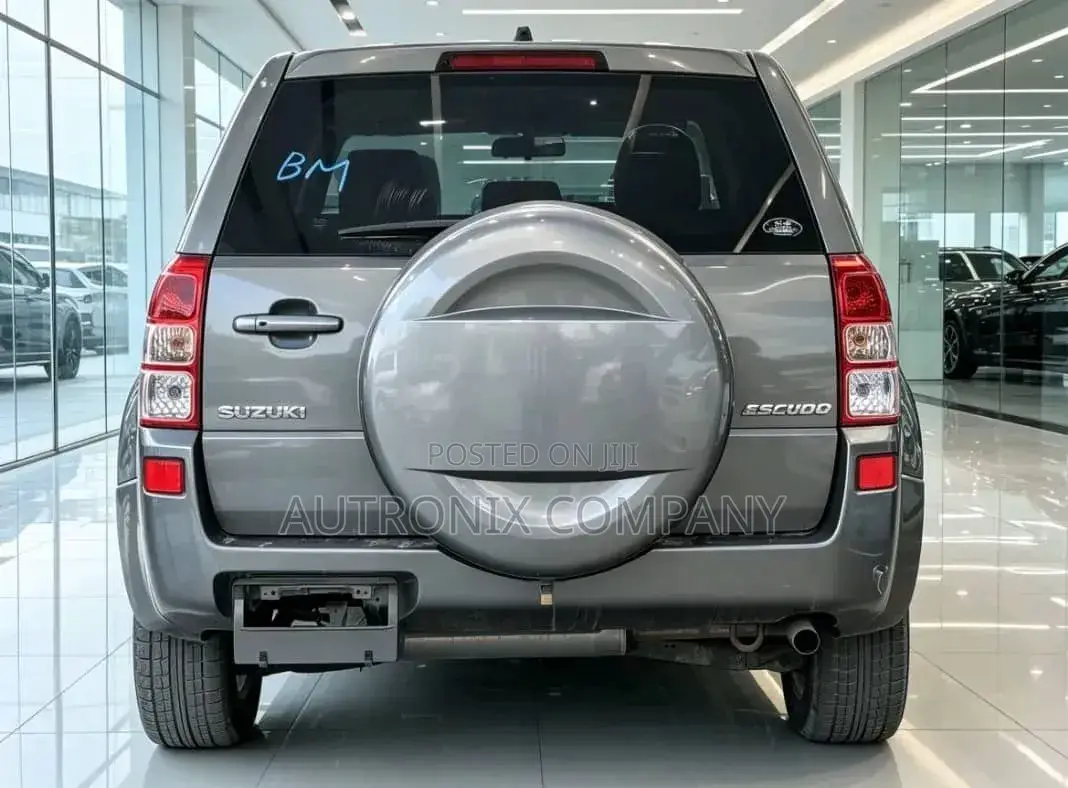 Suzuki Escudo 2005 Gray