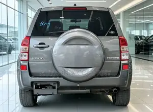Suzuki Escudo 2005 Gray