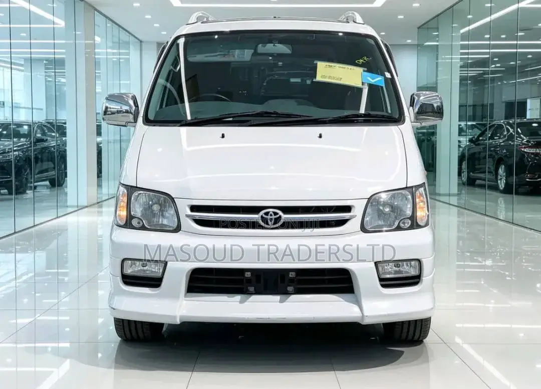 Toyota Noah 2001 White