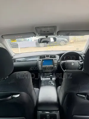 Toyota Crown 2006 Silver