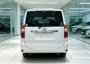 Toyota Noah 2010 Off white