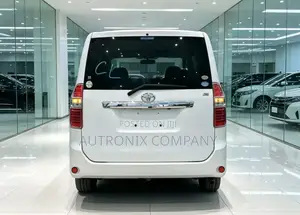 Toyota Noah 2010 Off white