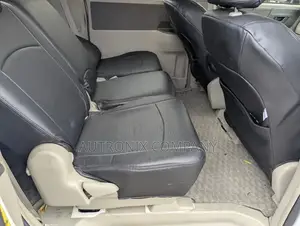 Toyota Noah 2010 Off white
