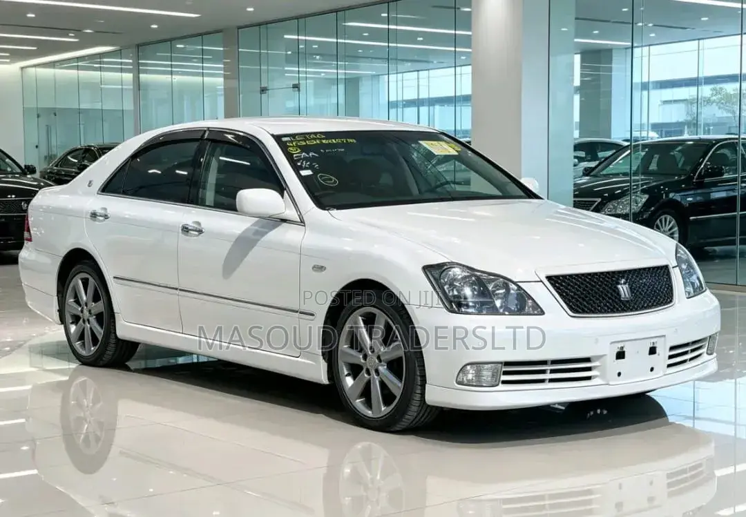 Toyota Crown 2006 Off white