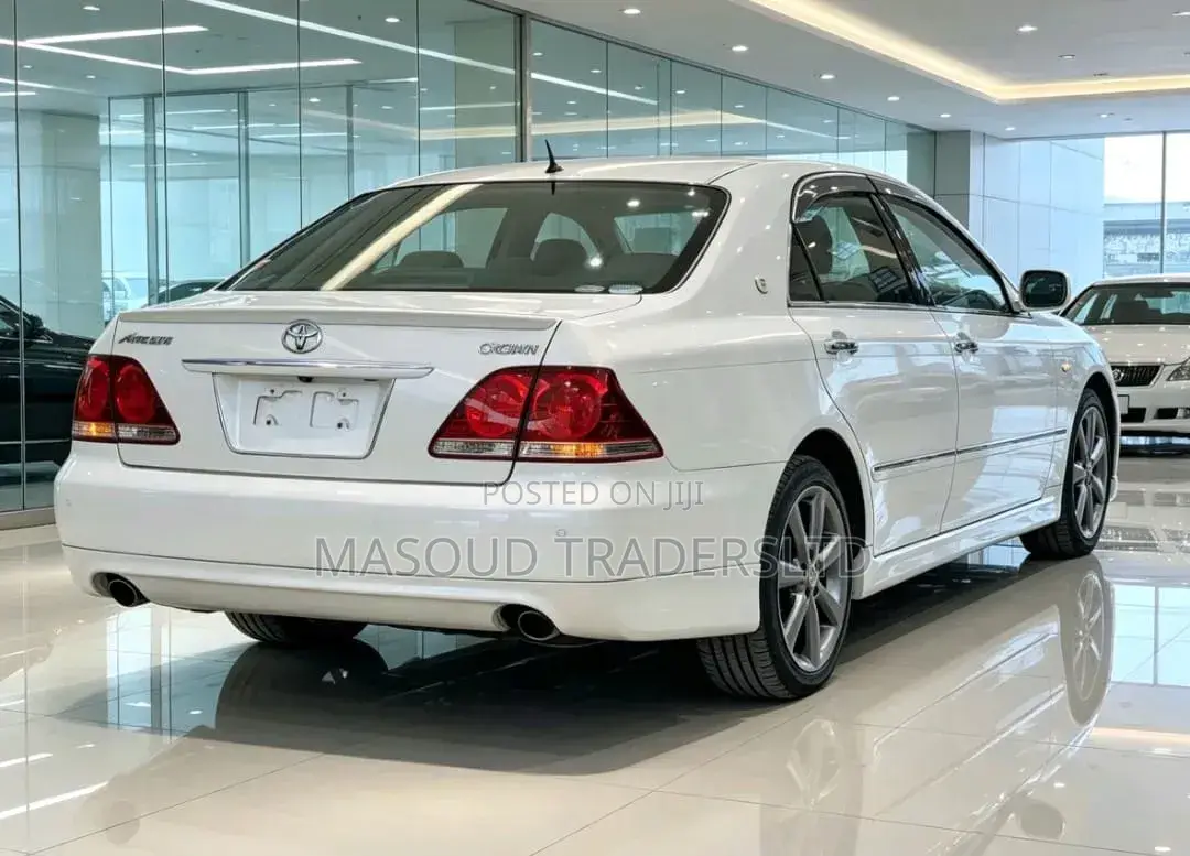 Toyota Crown 2006 Off white