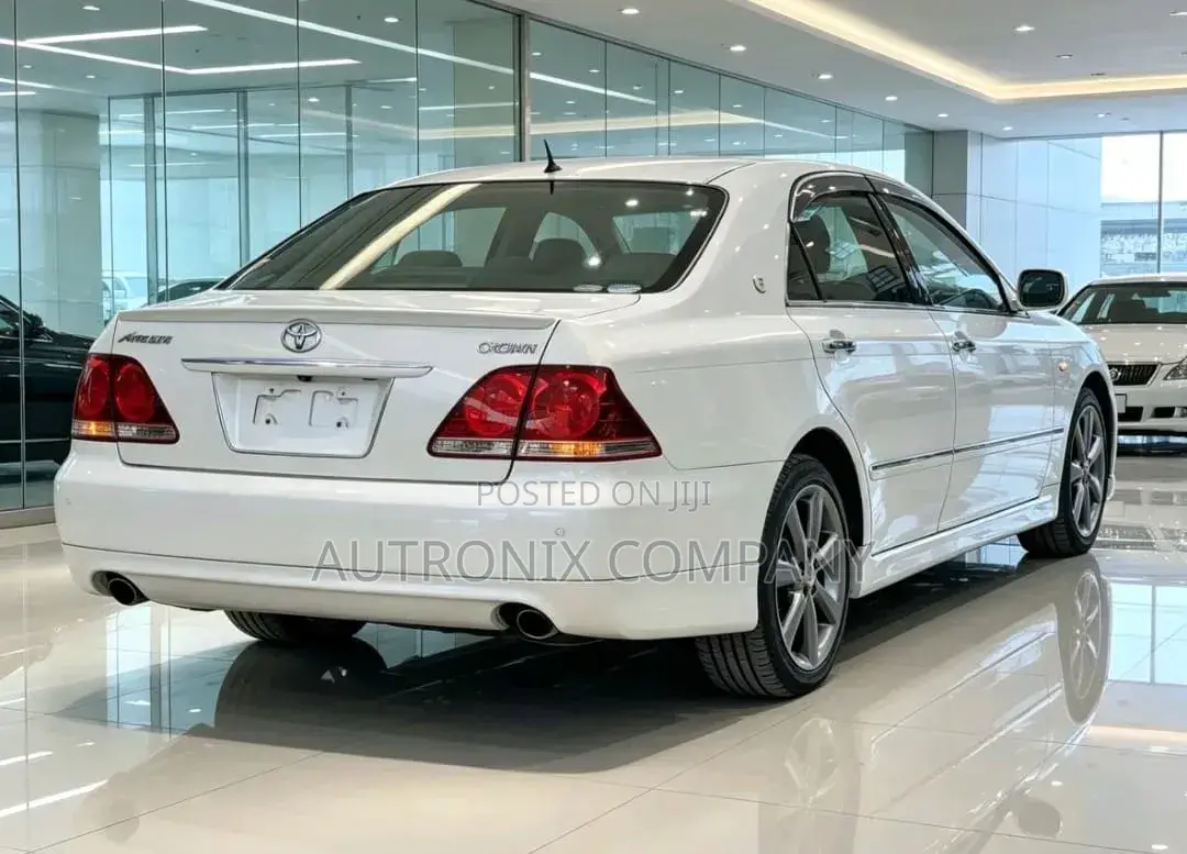 Toyota Crown 2006 Off white