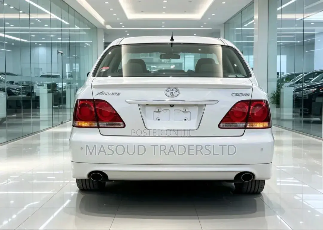 Toyota Crown 2006 Off white