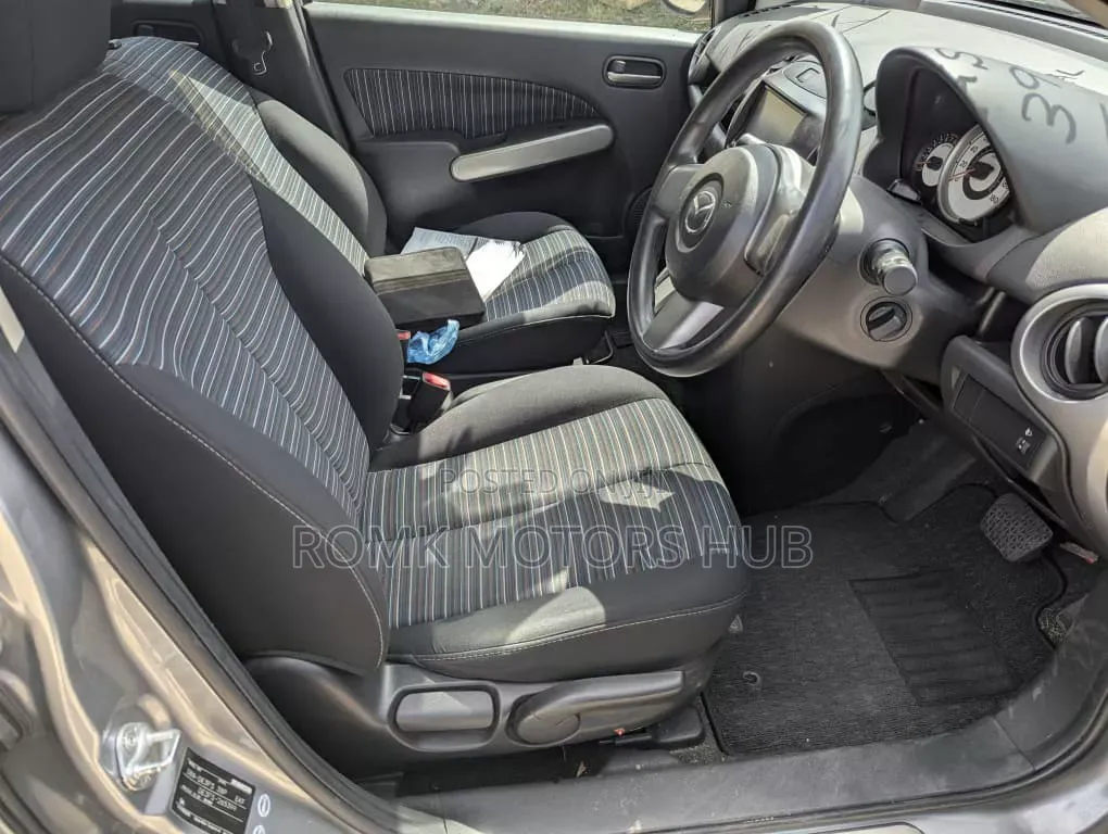 Mazda Demio 2009 Silver