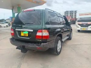 Toyota Land Cruiser 2005 Green