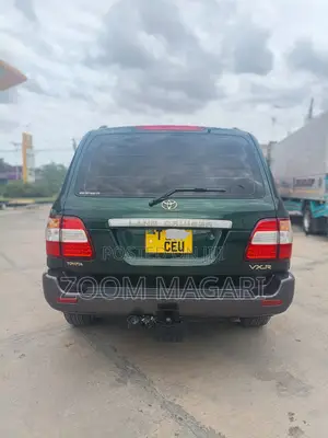 Toyota Land Cruiser 2005 Green