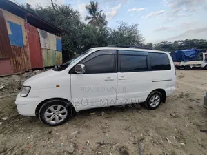 Toyota Noah 2005 White