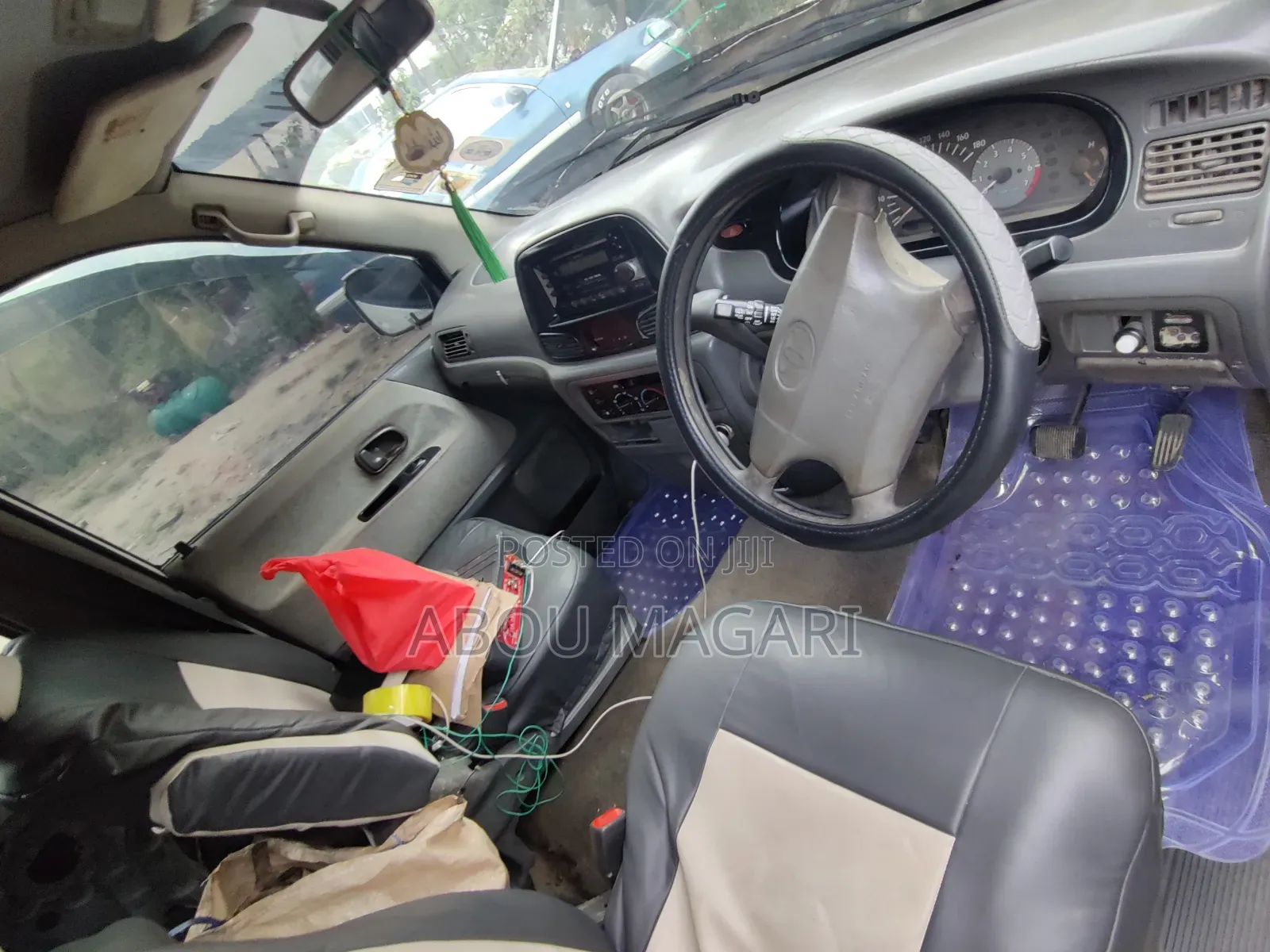 Toyota Noah 2005 White