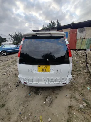 Toyota Noah 2005 White