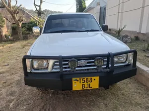 Toyota Hilux 2010 White