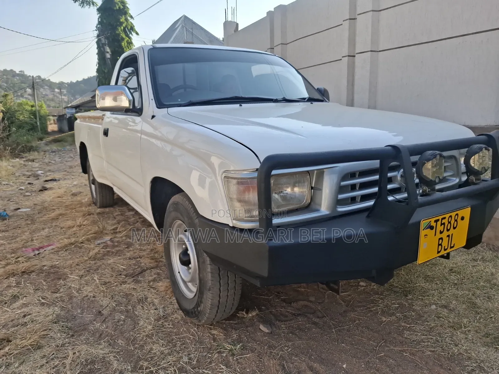 Toyota Hilux 2010 White